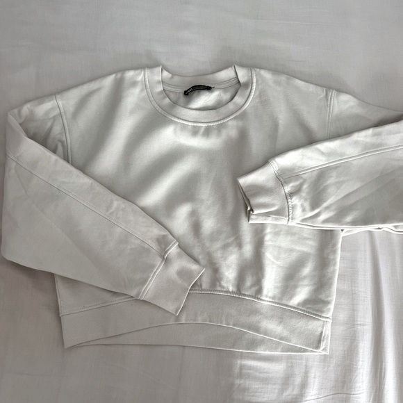 Zara - Cropped crew neck sweatshirt - Picture 1 of 5